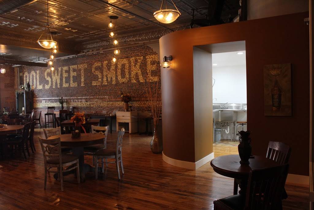 Van Gogh’s | restaurant | 129 E Main St, Marshalltown, IA 50158, USA | 6414855362 OR +1 641-485-5362