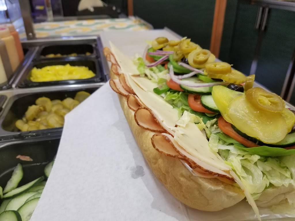 Subway | restaurant | 557 N Golden State Blvd, Turlock, CA 95380, USA | 2096697635 OR +1 209-669-7635