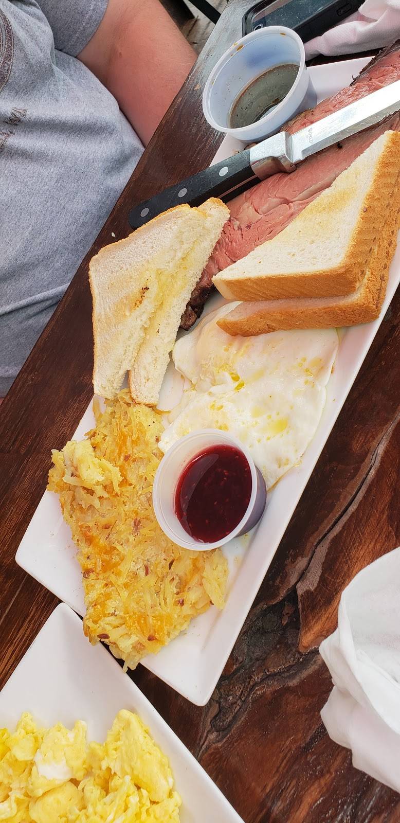 Chester Vs | restaurant | 2505 Oregon St, Oshkosh, WI 54902, USA | 9203851772 OR +1 920-385-1772