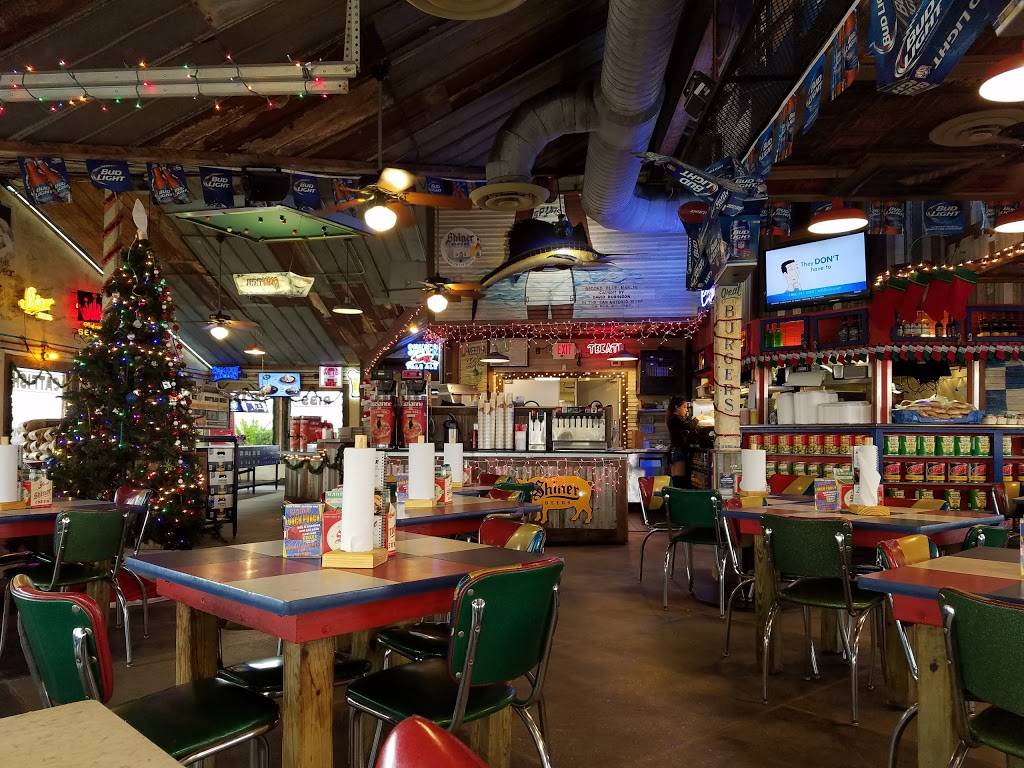 Willies Grill & Icehouse | restaurant | 15801 San Pedro Ave, San Antonio, TX 78232, USA | 2104909220 OR +1 210-490-9220