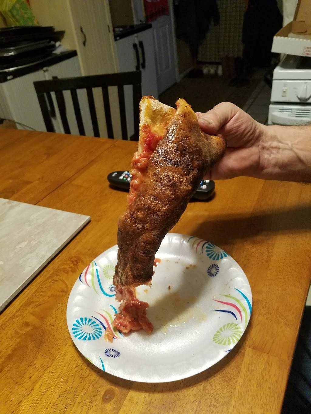 Ginos Pizzeria & Restaurant | restaurant | 740 Wellwood Ave, Lindenhurst, NY 11757, USA | 6312251555 OR +1 631-225-1555