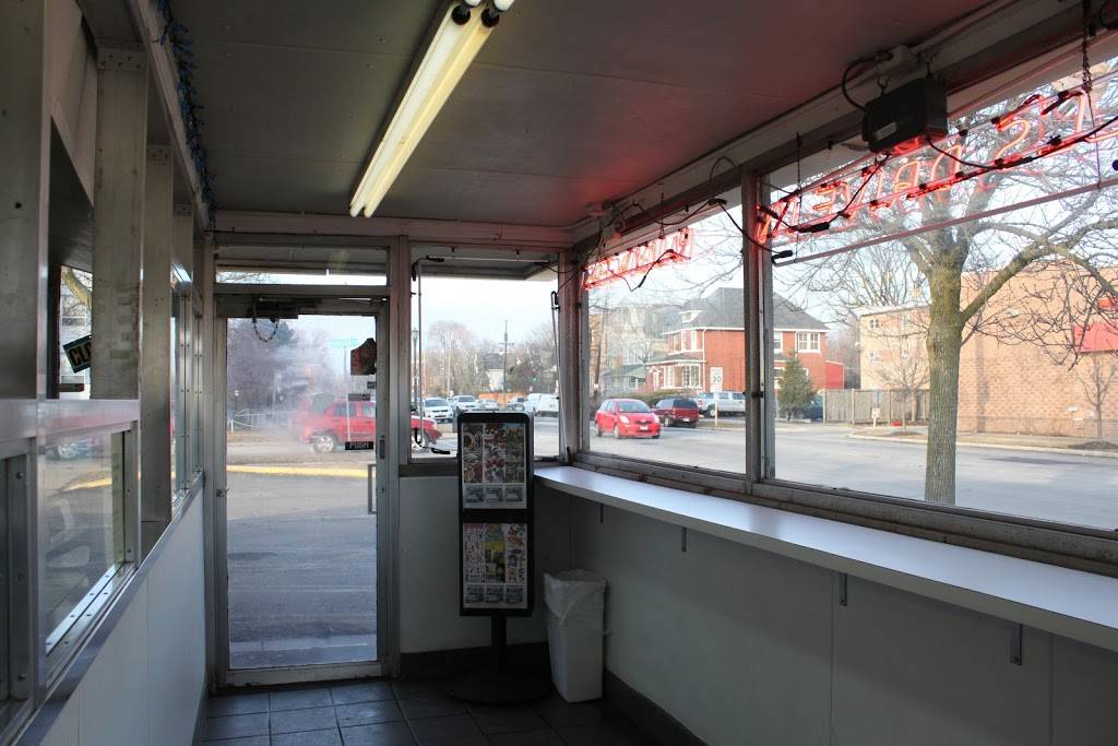 Bills Drive-In | restaurant | 120 Asbury Ave, Evanston, IL 60202, USA | 8474919844 OR +1 847-491-9844