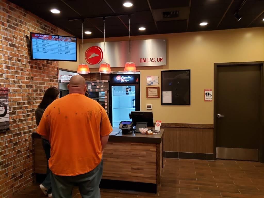 Pizza Hut | meal takeaway | 244 Main St, Dallas, OR 97338, USA | 9712890020 OR +1 971-289-0020
