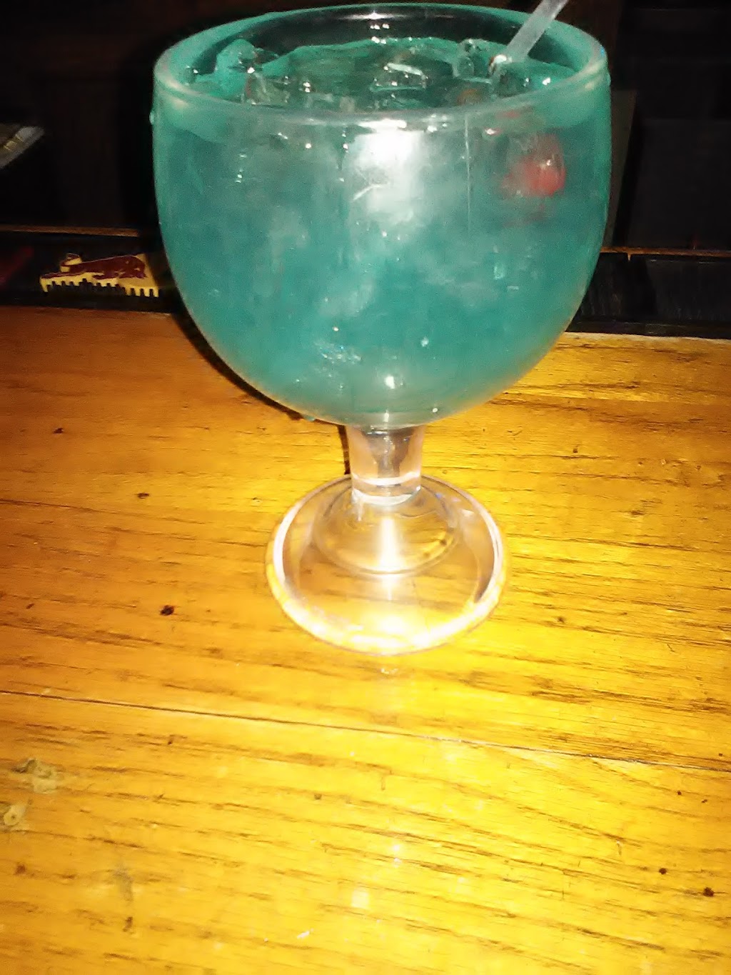 Weekends Tavern | restaurant | 2065 First St, Alamosa, CO 81101, USA | 7195895579 OR +1 719-589-5579