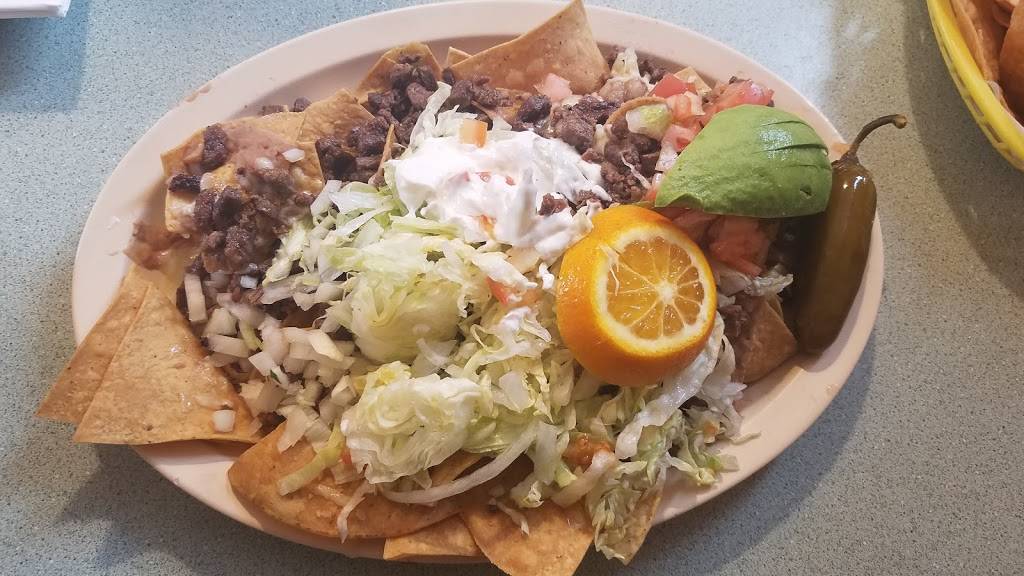 Taqueria El Porton | restaurant | 901 N Main St, Bloomington, IL 61701, USA | 3098201625 OR +1 309-820-1625