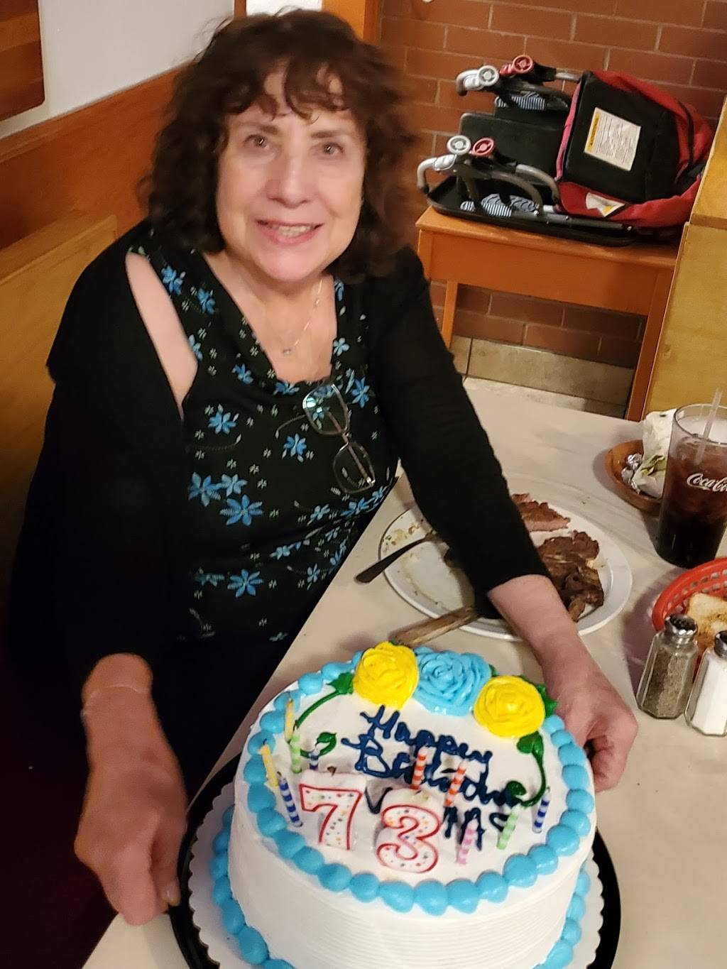 Columbine Steak House & Lounge | restaurant | 300 Federal Blvd, Denver, CO 80219, USA | 3039369110 OR +1 303-936-9110