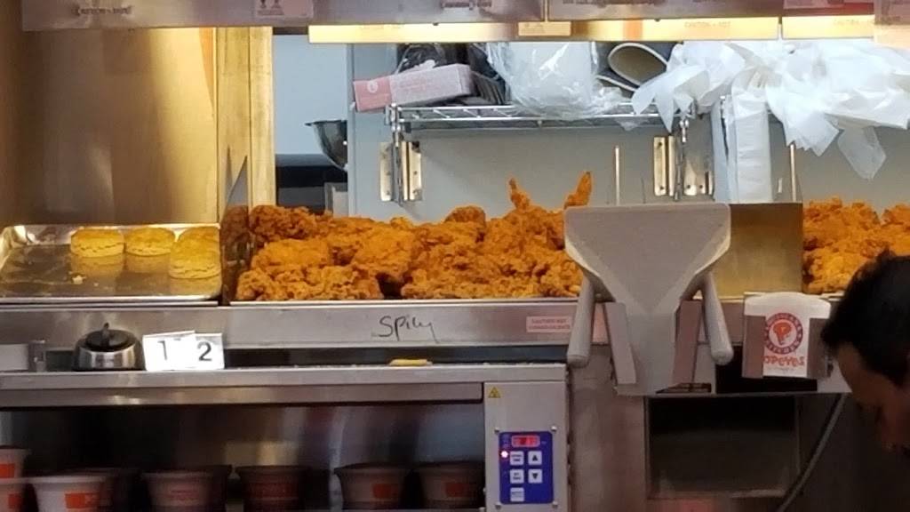 Popeye’s | restaurant | 360 Bloor St E, Toronto, ON M4W 1H4, Canada | 4169203600 OR +1 416-920-3600