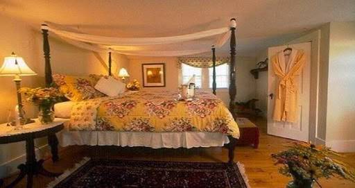 Lovetts Inn & Restaurant | restaurant | 1474 Profile Rd, Franconia, NH 03580, USA | 6038237761 OR +1 603-823-7761