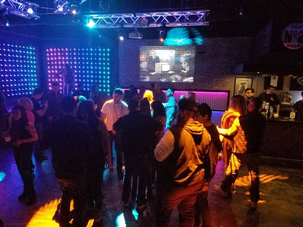 Coach House Bar & Grill | restaurant | 1626 E Algonquin Rd, Schaumburg, IL 60193, USA | 2248016619 OR +1 224-801-6619