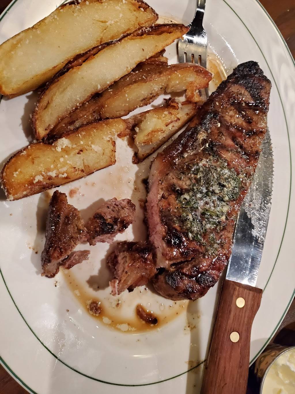 Austin’s Grill | restaurant | 8748 Mentor Ave, Mentor, OH 44060, USA | 4407016318 OR +1 440-701-6318