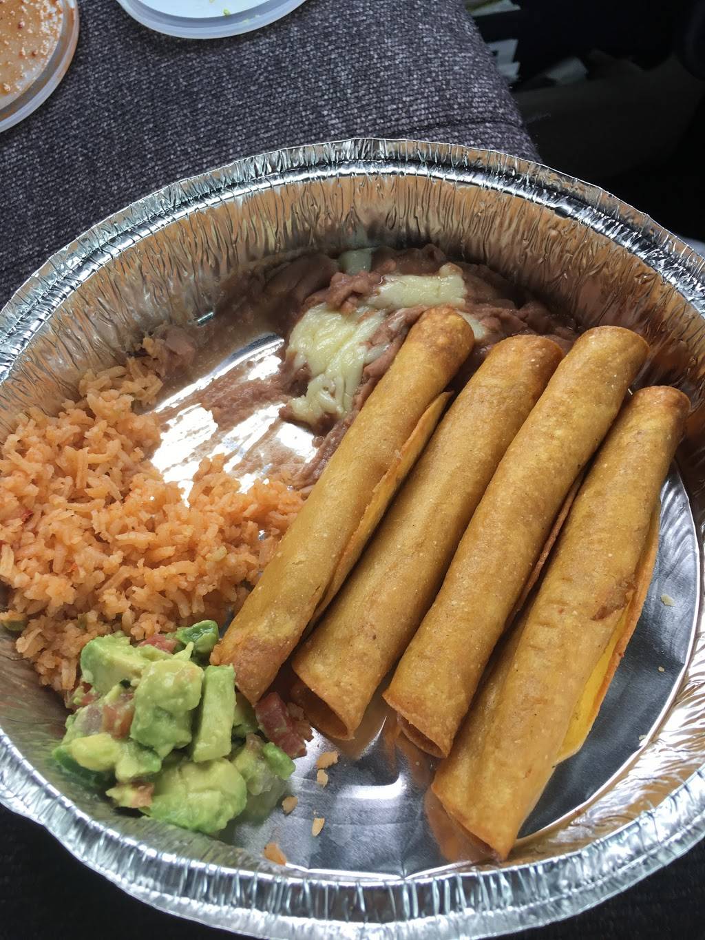 El Patio | restaurant | 1995 US Highway 51 Bypass, North, Dyersburg, TN 38024, USA | 7312879488 OR +1 731-287-9488