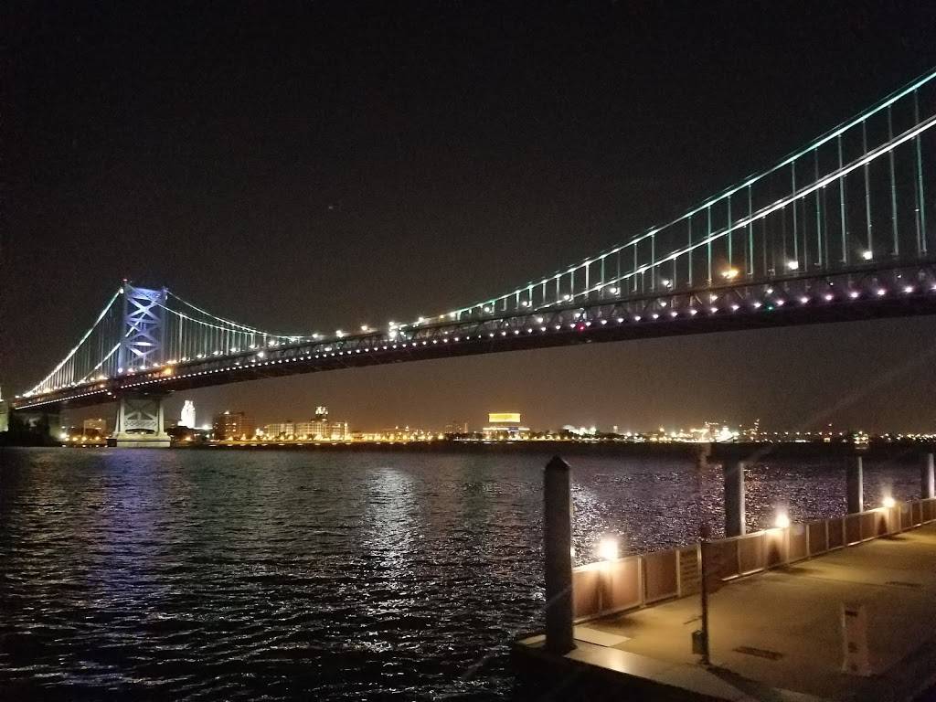 Morgans Pier | restaurant | 221 N Christopher Columbus Blvd, Philadelphia, PA 19123, USA | 2152797134 OR +1 215-279-7134