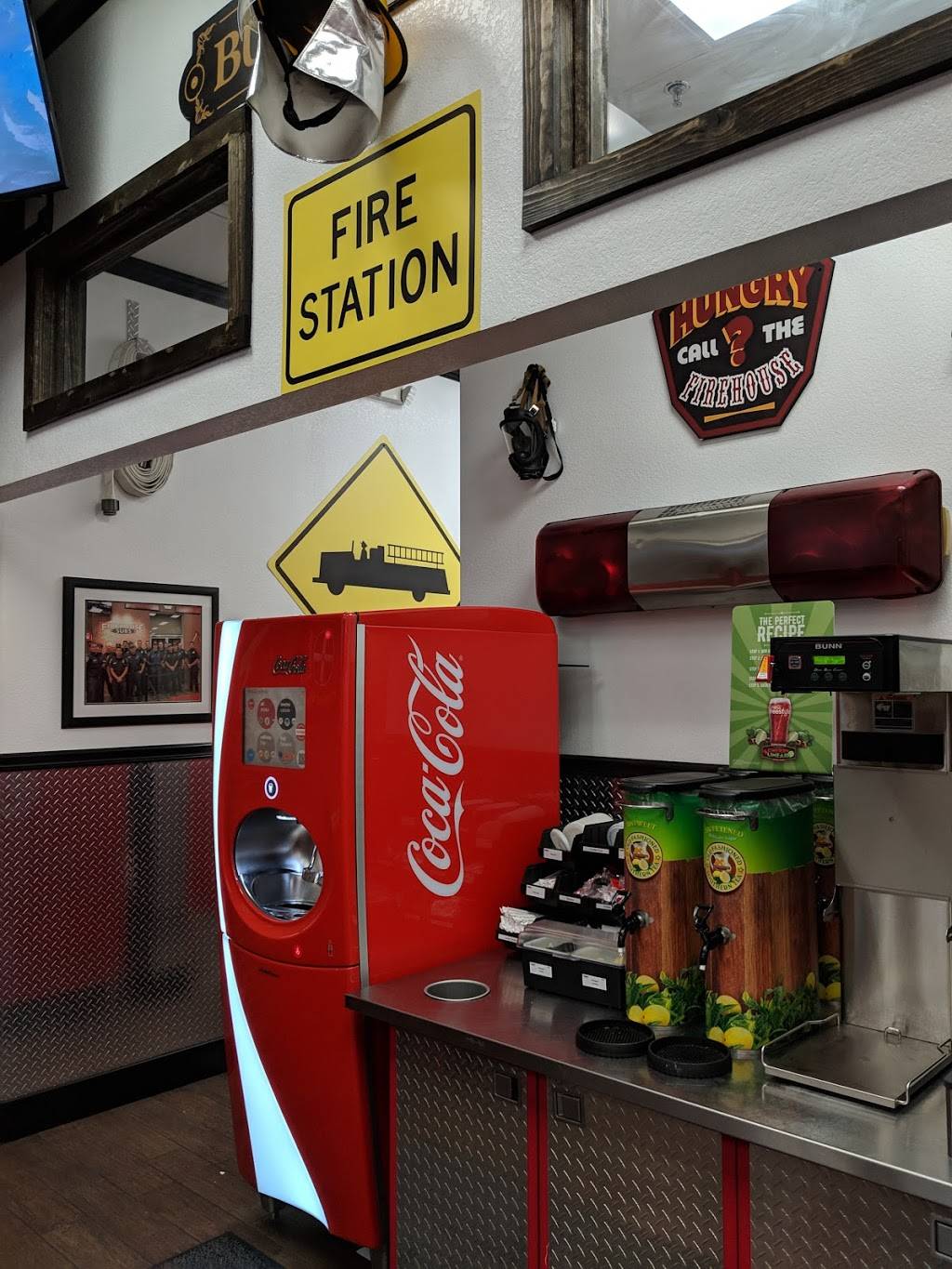 Firehouse Subs | restaurant | 3700 California Ave #300, Bakersfield, CA 93309, USA | 6618437100 OR +1 661-843-7100