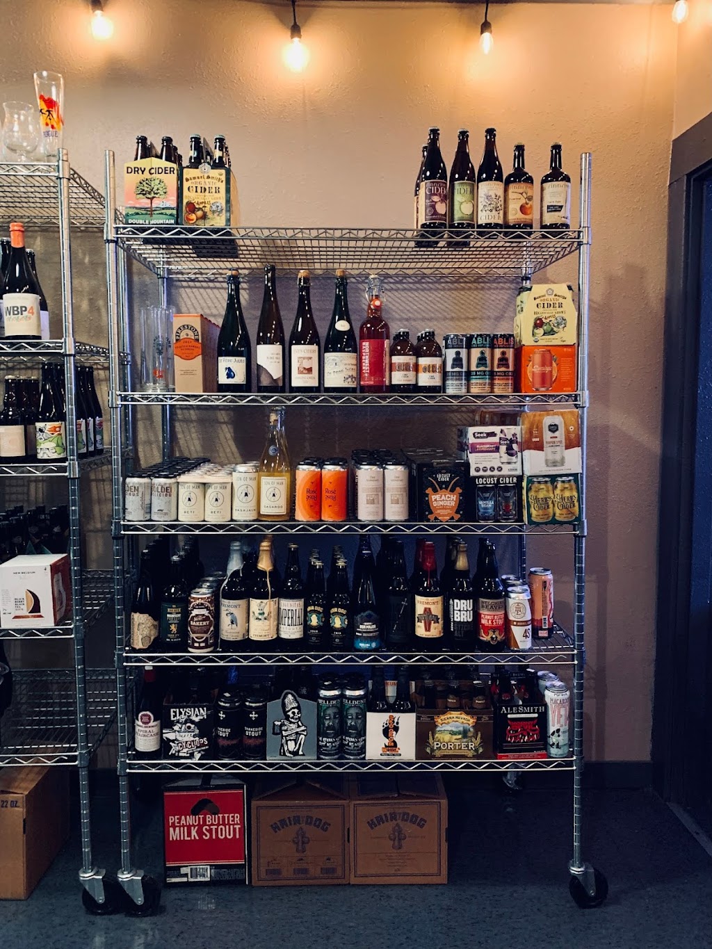 Draft Punk Seattle | restaurant | 7702 Greenwood Ave N, Seattle, WA 98103, USA | 2064533564 OR +1 206-453-3564