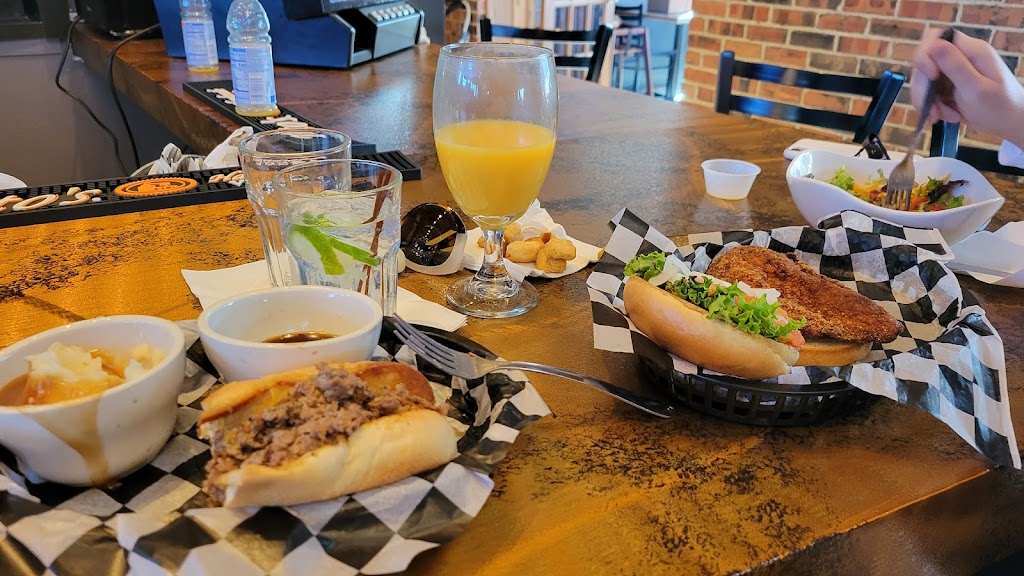 The Pines Pizza and Pub | restaurant | 4100 River Ridge Dr NE, Cedar Rapids, IA 52402, USA | 3192005350 OR +1 319-200-5350