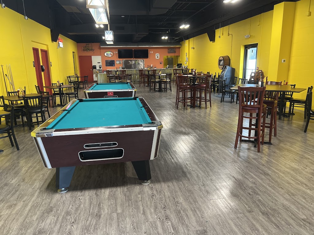 Back Alley Lanes VR-Cade | restaurant | 2400 S Ridgewood Ave Suite 6, South Daytona, FL 32119, USA | 3863887020 OR +1 386-388-7020