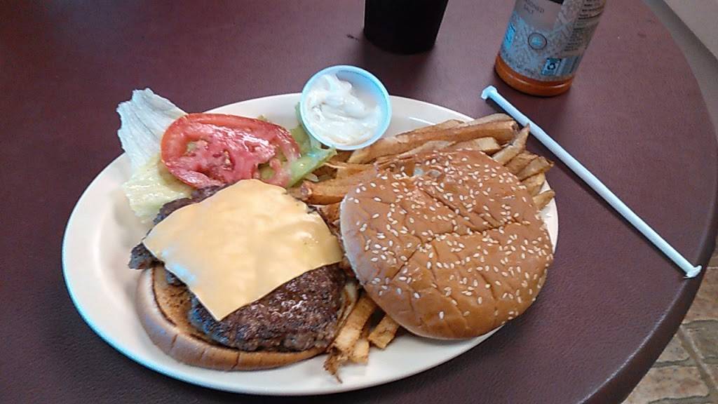 Lil Bit Kuntry | restaurant | 4999 71st Ave N, Pinellas Park, FL 33781, USA | 7275265544 OR +1 727-526-5544