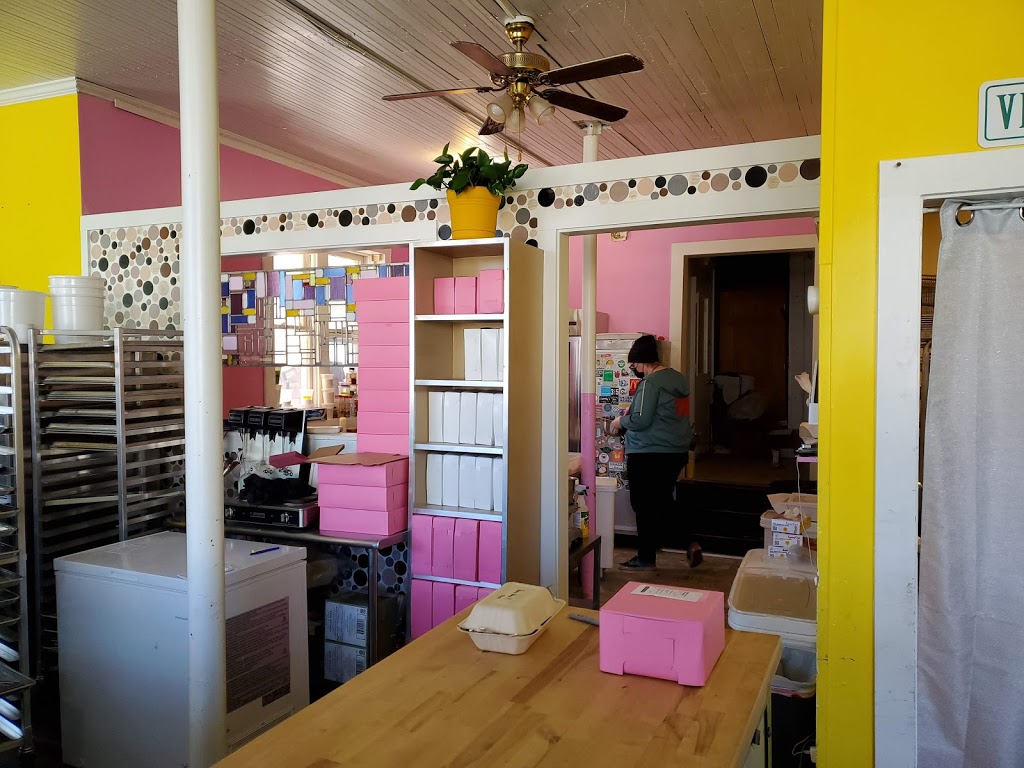 Misfit Doughnuts and Treats | restaurant | 133 Gregory St, Rochester, NY 14620, USA | 5852711233 OR +1 585-271-1233