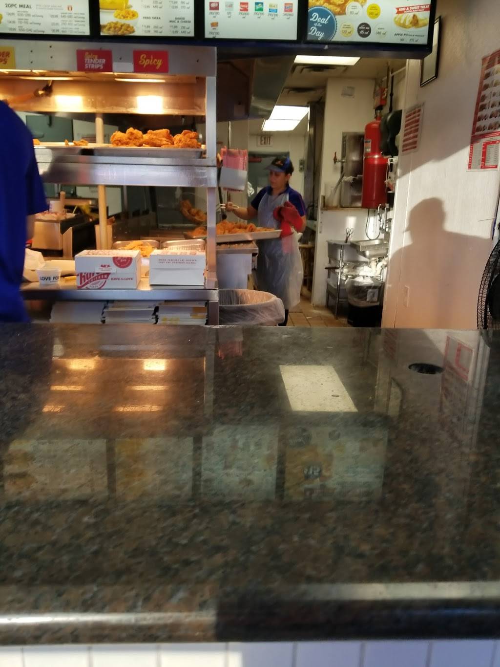 Churchs Chicken | restaurant | 6405 Telephone Rd, Houston, TX 77061, USA | 7136492931 OR +1 713-649-2931