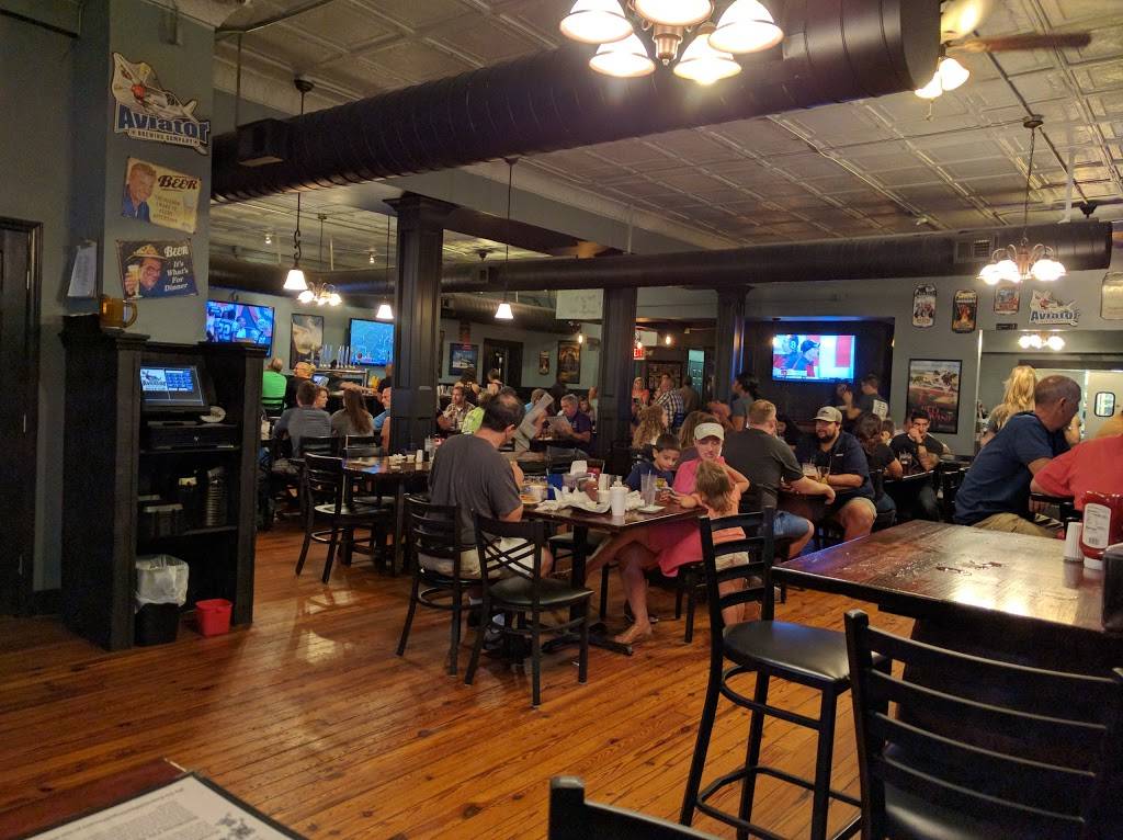 Aviator Smokehouse | restaurant | 525 Broad St, Fuquay-Varina, NC 27526, USA | 9195577675 OR +1 919-557-7675