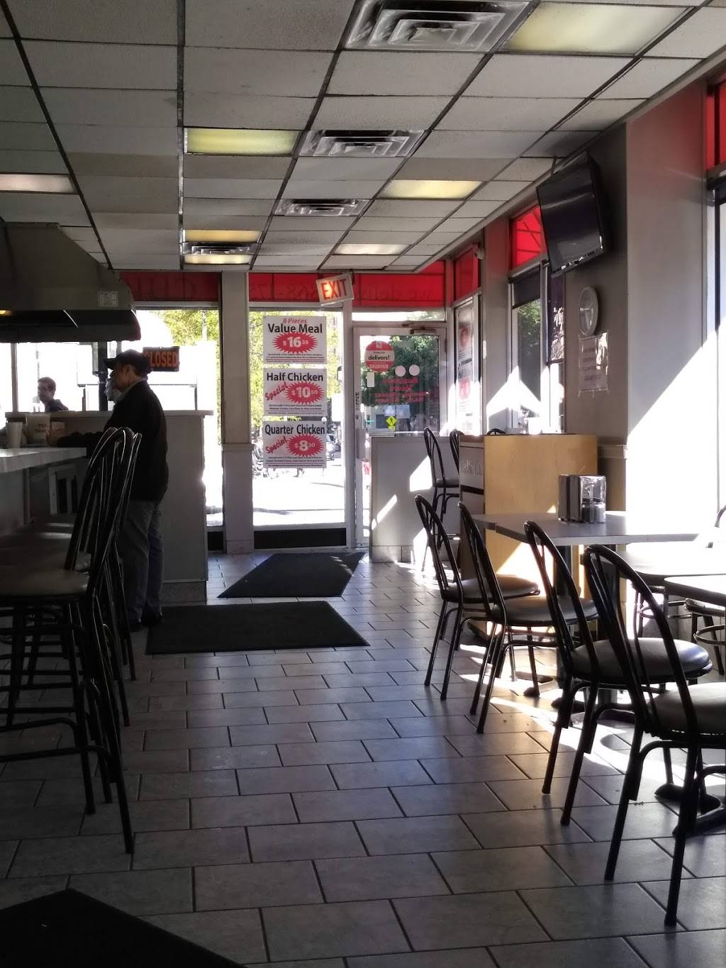 Chicken Hut | restaurant | 3200 N Broadway, Chicago, IL 60657, USA | 7738681755 OR +1 773-868-1755