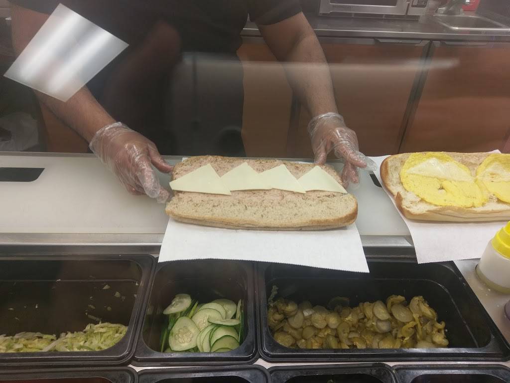 Subway | restaurant | 1620 Main St, Leicester, MA 01524, USA | 5088928083 OR +1 508-892-8083