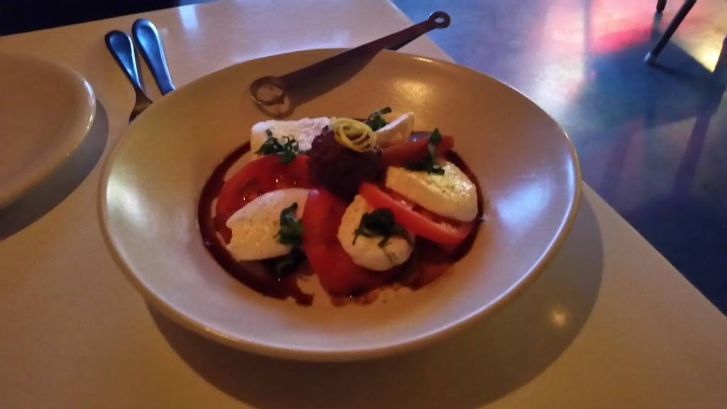 Falora Pizza | restaurant | 3000 E Broadway Blvd, Tucson, AZ 85716, USA | 5203259988 OR +1 520-325-9988