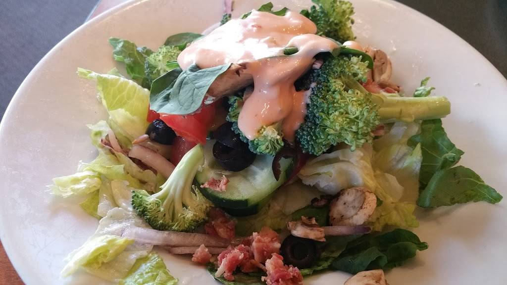 Round Table Pizza | meal delivery | 2105 Town Center Plaza #F-180, West Sacramento, CA 95691, USA | 9163748595 OR +1 916-374-8595