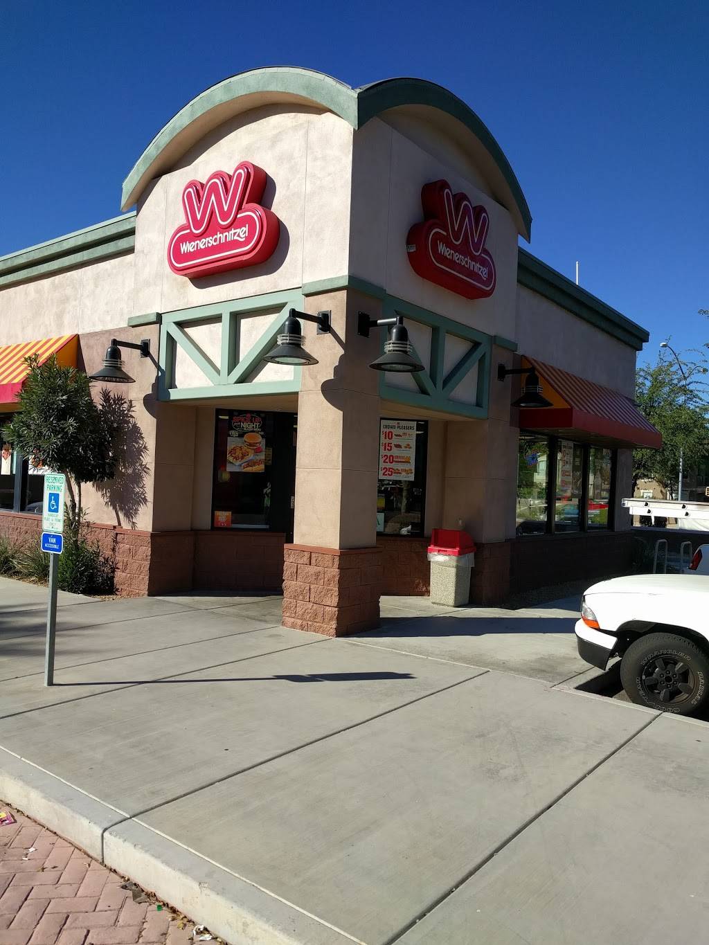 Wienerschnitzel | restaurant | 1225 S Higley Rd, Mesa, AZ 85206, USA | 4808300849 OR +1 480-830-0849