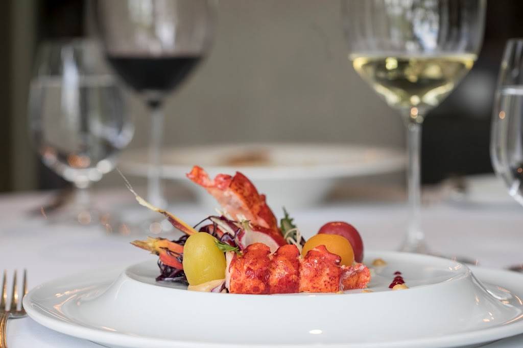 Restaurant Le Hatley | restaurant | 575 Rue Hovey, North Hatley, QC J0B 2C0, Canada | 8198422421 OR +1 819-842-2421