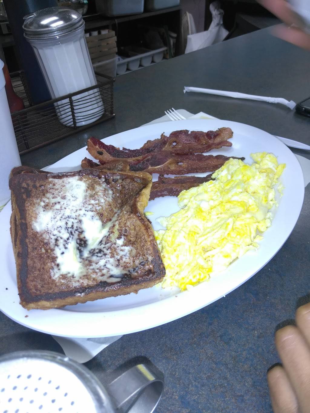 Station Diner | restaurant | 9 S 52nd St, Philadelphia, PA 19139, USA | 2154765722 OR +1 215-476-5722