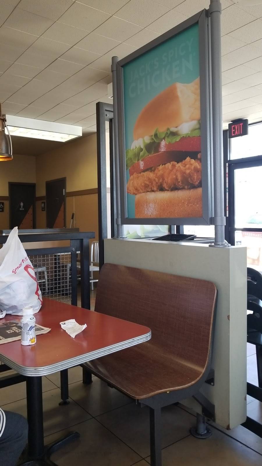 Jack in the Box | restaurant | 2601 E Slauson Ave, Huntington Park, CA 90255, USA | 3235852125 OR +1 323-585-2125