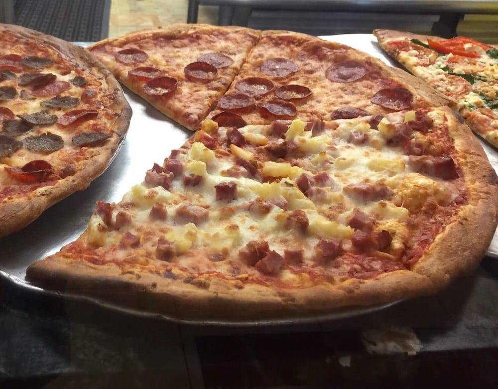 Family Pizza & Subs | meal delivery | 6500, 1735 Reed Rd NE, Leland, NC 28451, USA | 9103712611 OR +1 910-371-2611