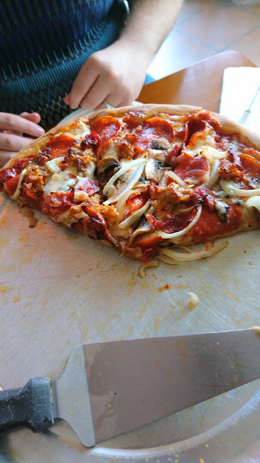 Mannys Pizzeria & Cafe | restaurant | 2185, 651 N Sepulveda Blvd, Los Angeles, CA 90049, USA | 3104434430 OR +1 310-443-4430