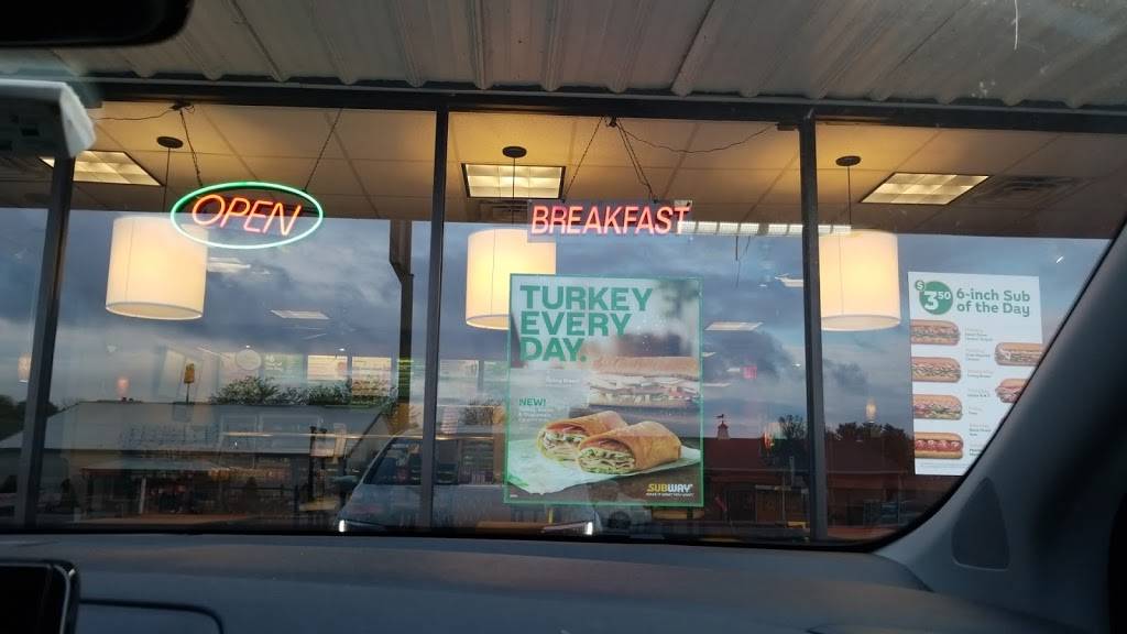 Subway | restaurant | 8 Milestone Terrace, Williamsport, MD 21795, USA | 2403668236 OR +1 240-366-8236