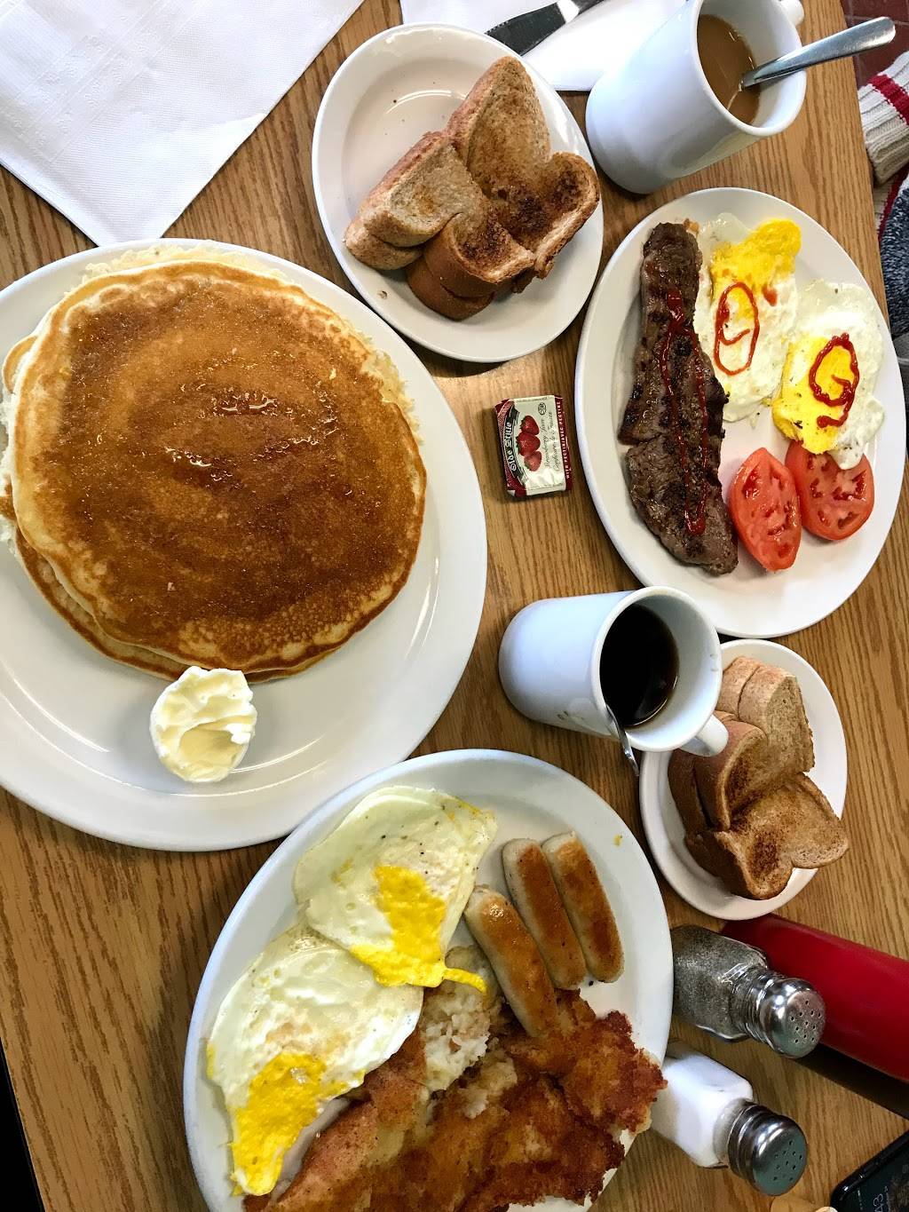 Suzies Place | restaurant | 31 S Sykes St, Meaford, ON N4L 1P4, Canada | 5195380732 OR +1 519-538-0732