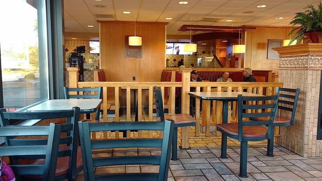 McDonalds | cafe | 4885 Garfield Rd, Auburn, MI 48611, USA | 9896622431 OR +1 989-662-2431