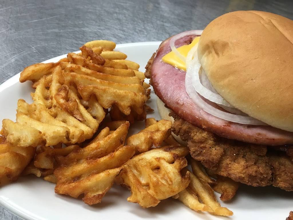 T & R Junction | restaurant | 104 N Peters St, Garrett, IN 46738, USA | 2605539023 OR +1 260-553-9023