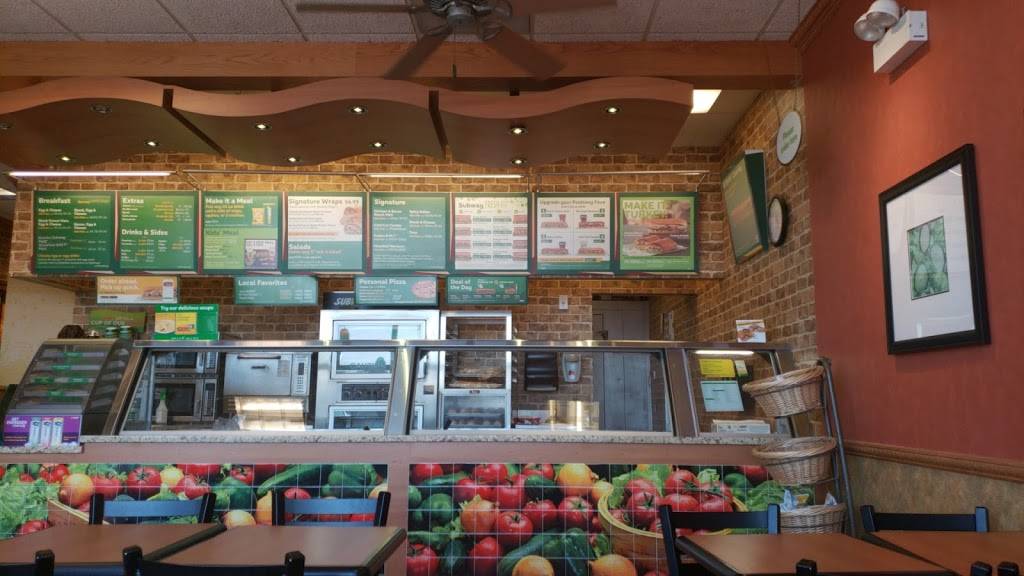Subway Restaurants | restaurant | 7211 W 63rd St, Summit, IL 60501, USA | 7089241467 OR +1 708-924-1467