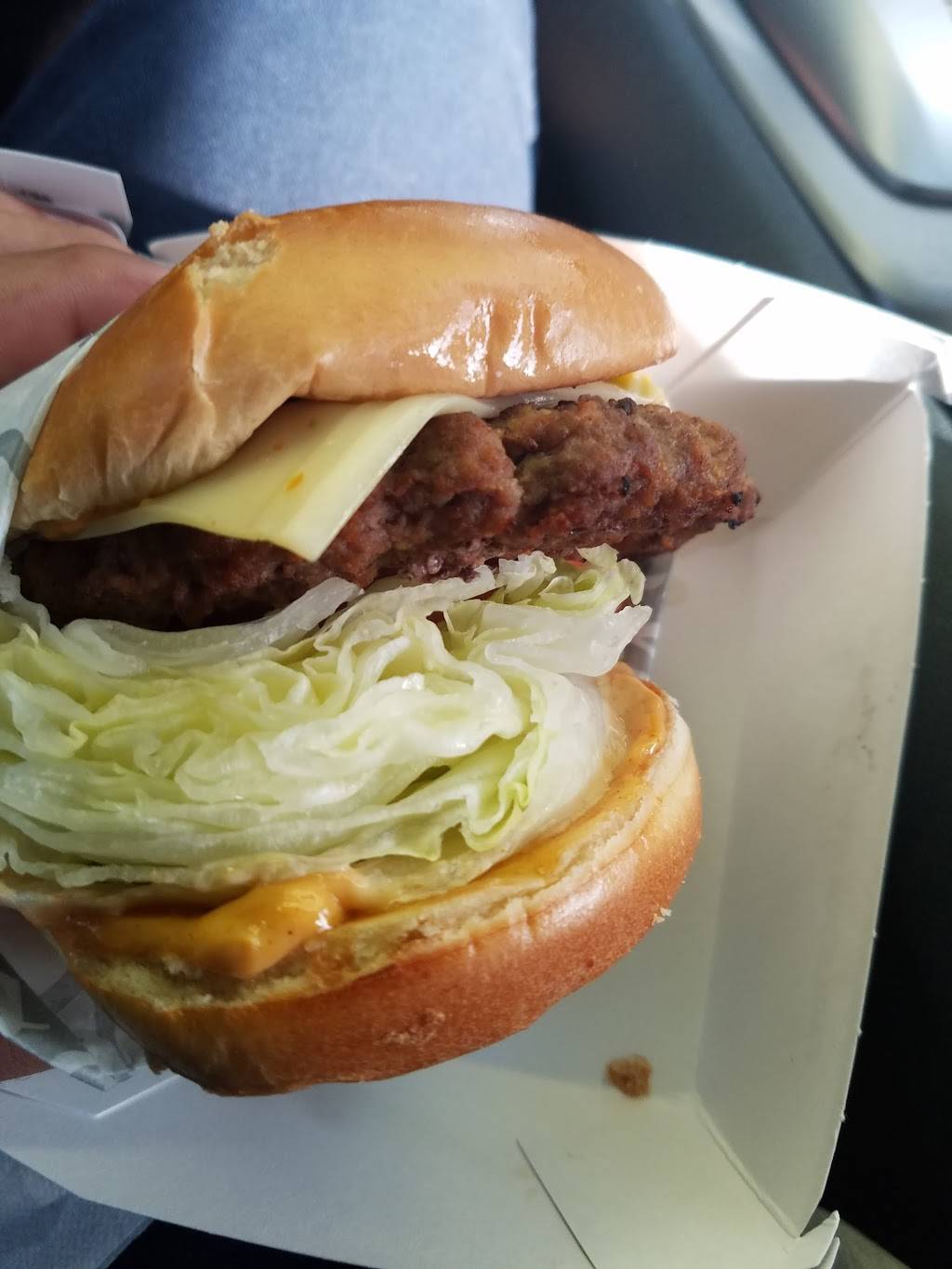 Carls Jr./Green Burrito | restaurant | 8271 Warner Ave, Huntington Beach, CA 92647, USA | 7148481206 OR +1 714-848-1206