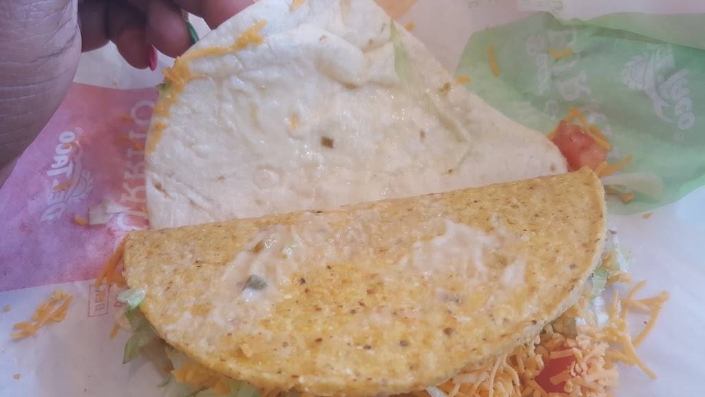 Del Taco | meal takeaway | 421 E 4th St, Perris, CA 92570, USA | 9516579012 OR +1 951-657-9012