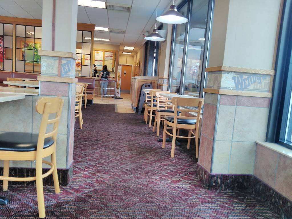 Wendys | restaurant | 3416 W 16th St, Bedford, IN 47421, USA | 8122754031 OR +1 812-275-4031