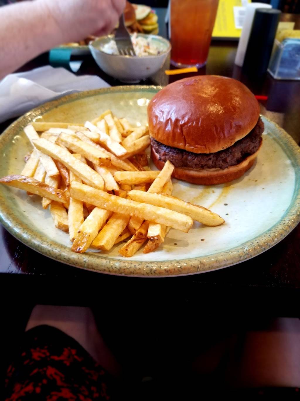 The Vault Fine Food & Drinks | restaurant | 121 East Ave, Ogden, IL 61859, USA | 2175824000 OR +1 217-582-4000