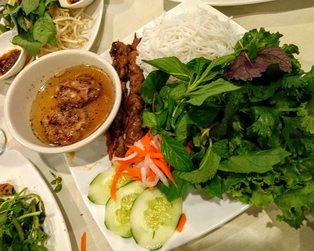 Little Saigon Restaurant | restaurant | 3210, 3210, 6218 Wilson Blvd, Falls Church, VA 22044, USA | 7035362633 OR +1 703-536-2633