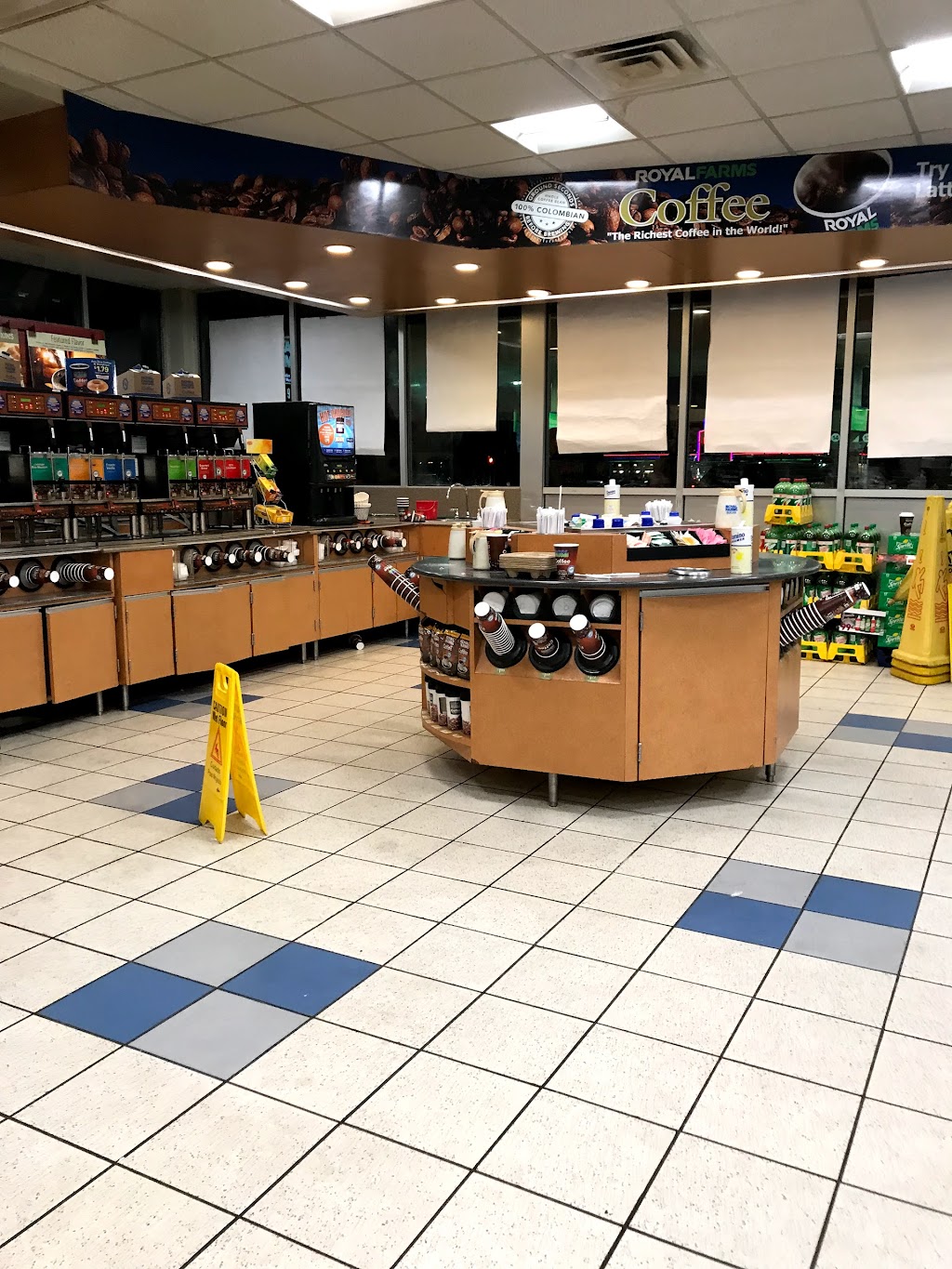 Royal Farms | meal takeaway | 10740 Pulaski Hwy, White Marsh, MD 21162, USA | 4103448057 OR +1 410-344-8057