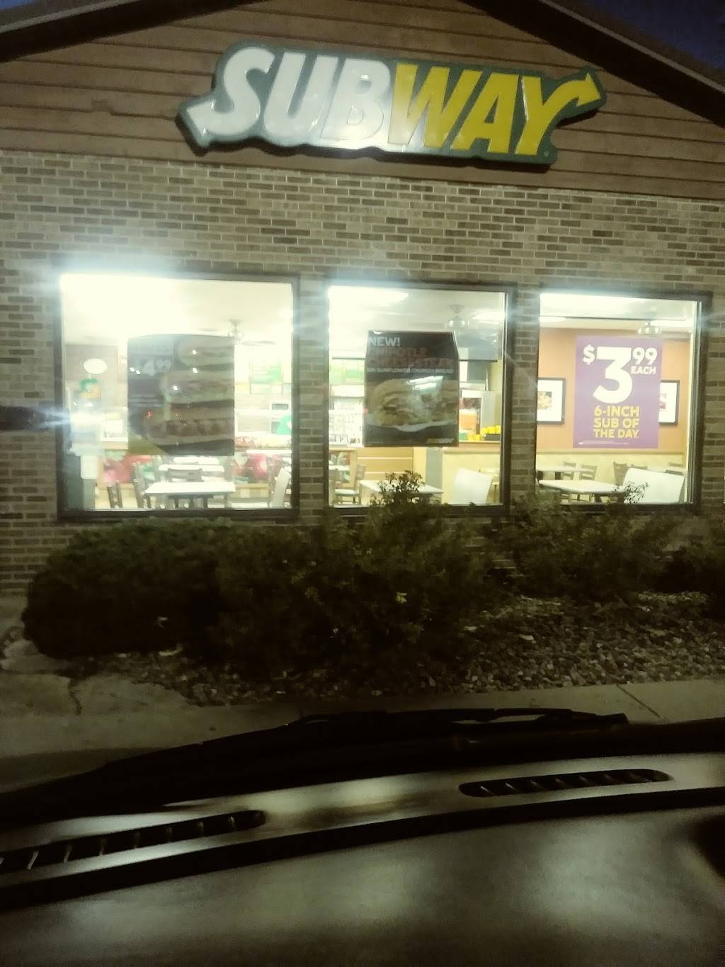 Subway | restaurant | 1517 Wenzel Rd, Peru, IL 61354, USA | 8152230300 OR +1 815-223-0300