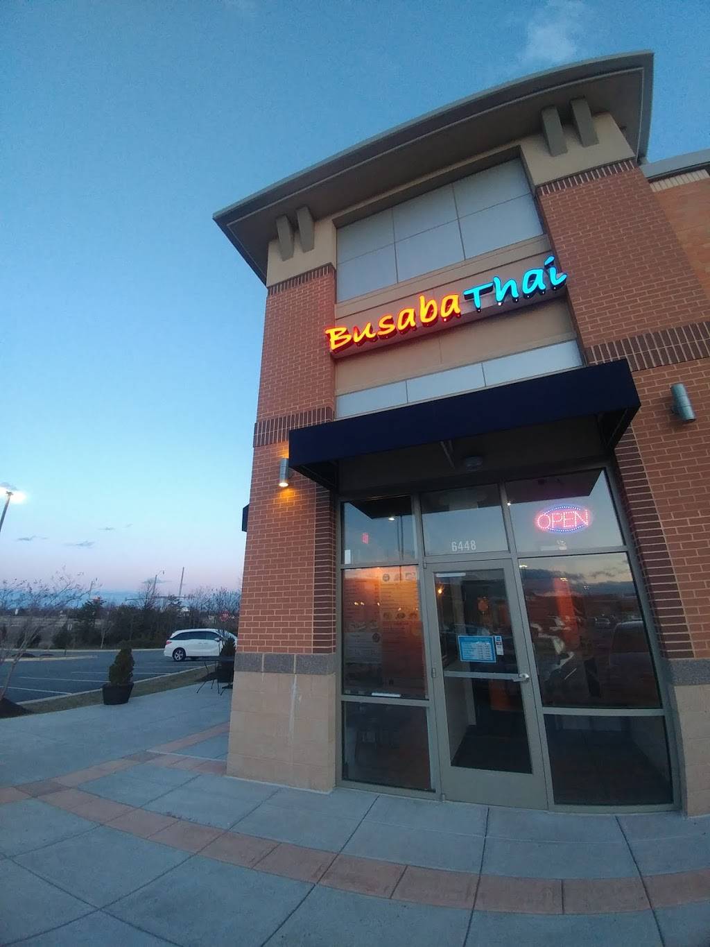 Busaba Thai | cafe | 6448 Trading Square, Haymarket, VA 20169, USA | 7037530999 OR +1 703-753-0999