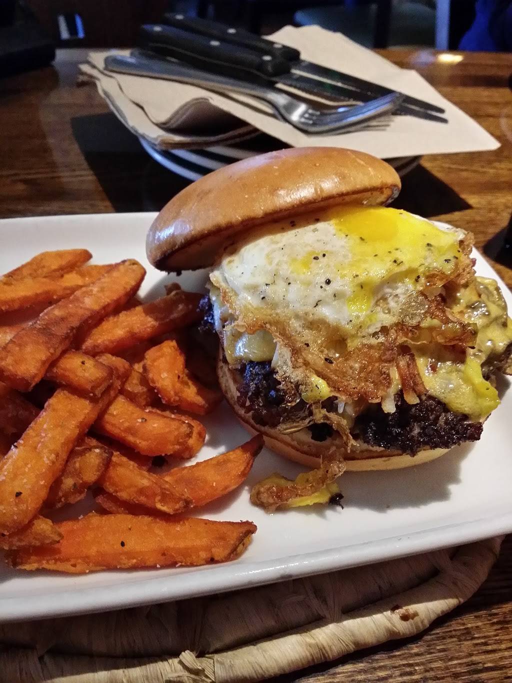 Applebees Grill + Bar | restaurant | 2535-37 Castor Ave, Philadelphia, PA 19134, USA | 2157441531 OR +1 215-744-1531