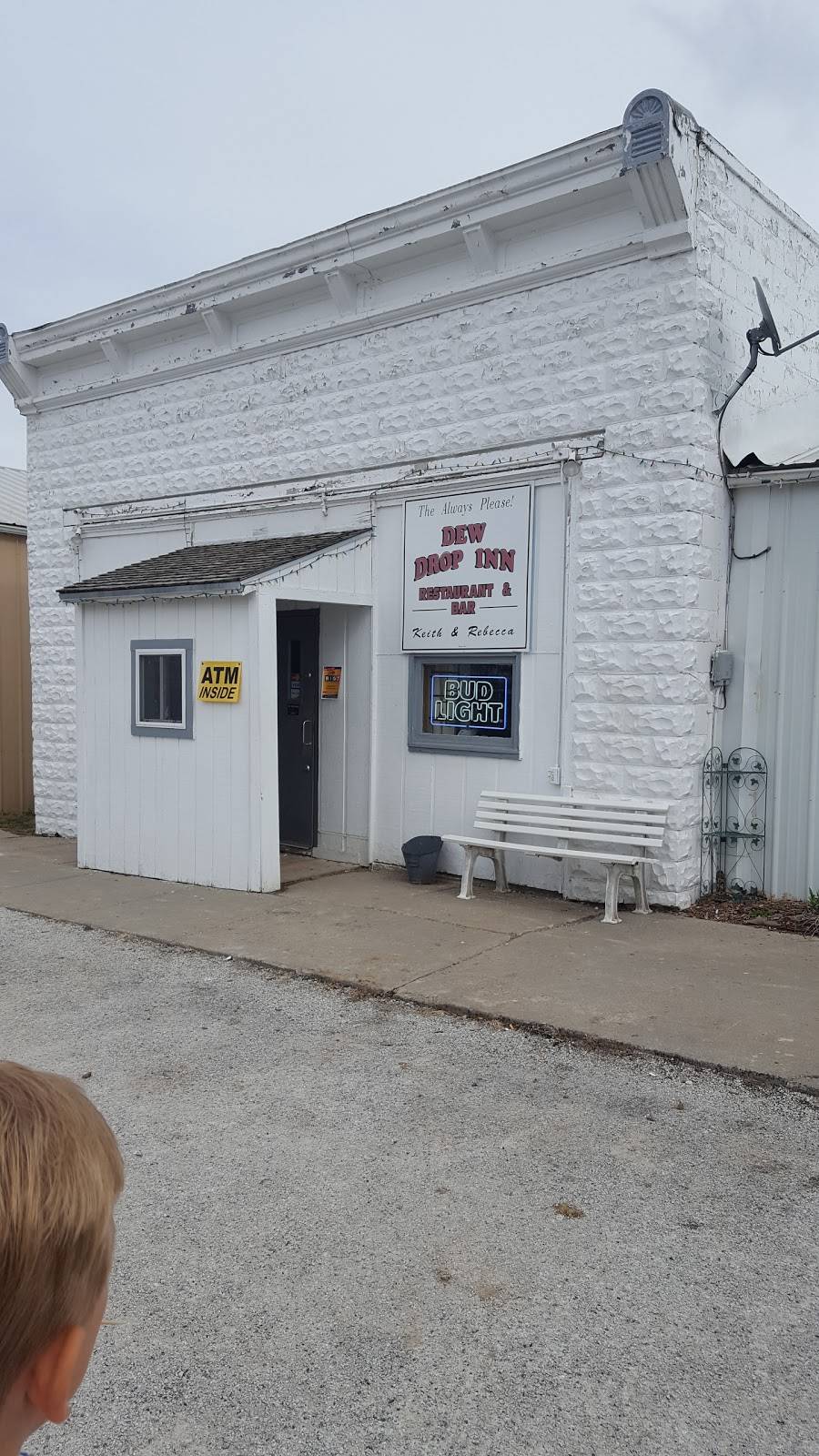 Dew Drop Inn | restaurant | 109 Main St, McClelland, IA 51548, USA | 7125669360 OR +1 712-566-9360