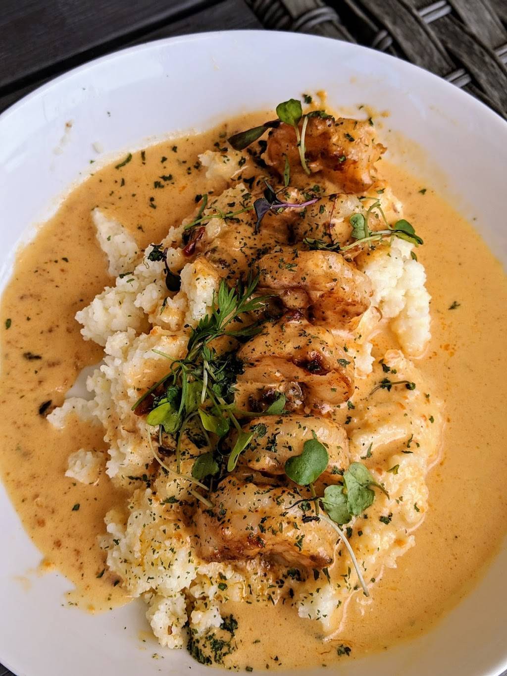 Trez Art and Wine Bar | restaurant | 920 Studemont St Suite #150, Houston, TX 77007, USA | 2815011788 OR +1 281-501-1788